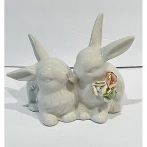 Vintage White Porcelain Bunnies w/ Delicate Flowers Cottagecore Granny Easter‎